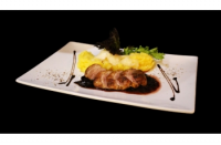 Leroy Cafe | ROSE KACSAMELL VÖRÖSBOROS-MÉZES ASZALT SZILVÁVAL, SZARVASGOMBÁS KARFIOLPÜRÉVEL ÉS MÁJROPOGÓSSAL | Menu24.hu
